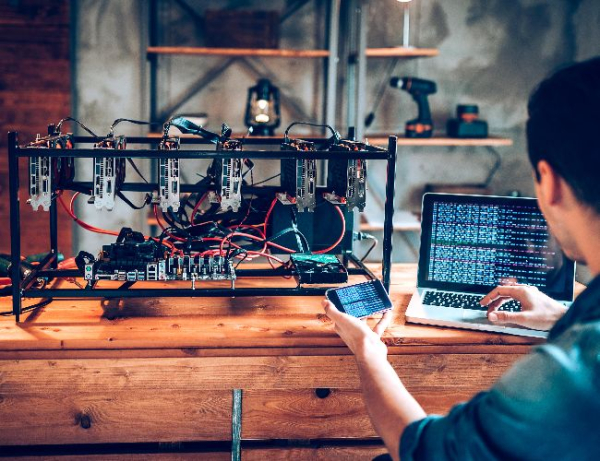 &lsquo;No signs&rsquo; of Bitcoin miner capitulation despite plummeting revenue